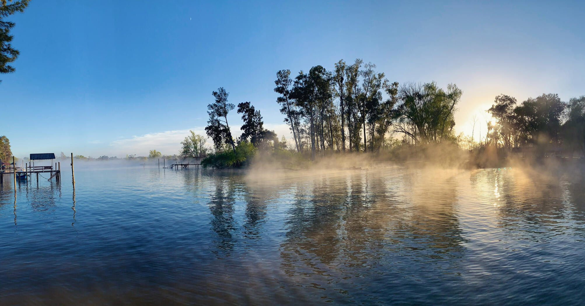 Amanecer en el Delta del Tigre, Argentina